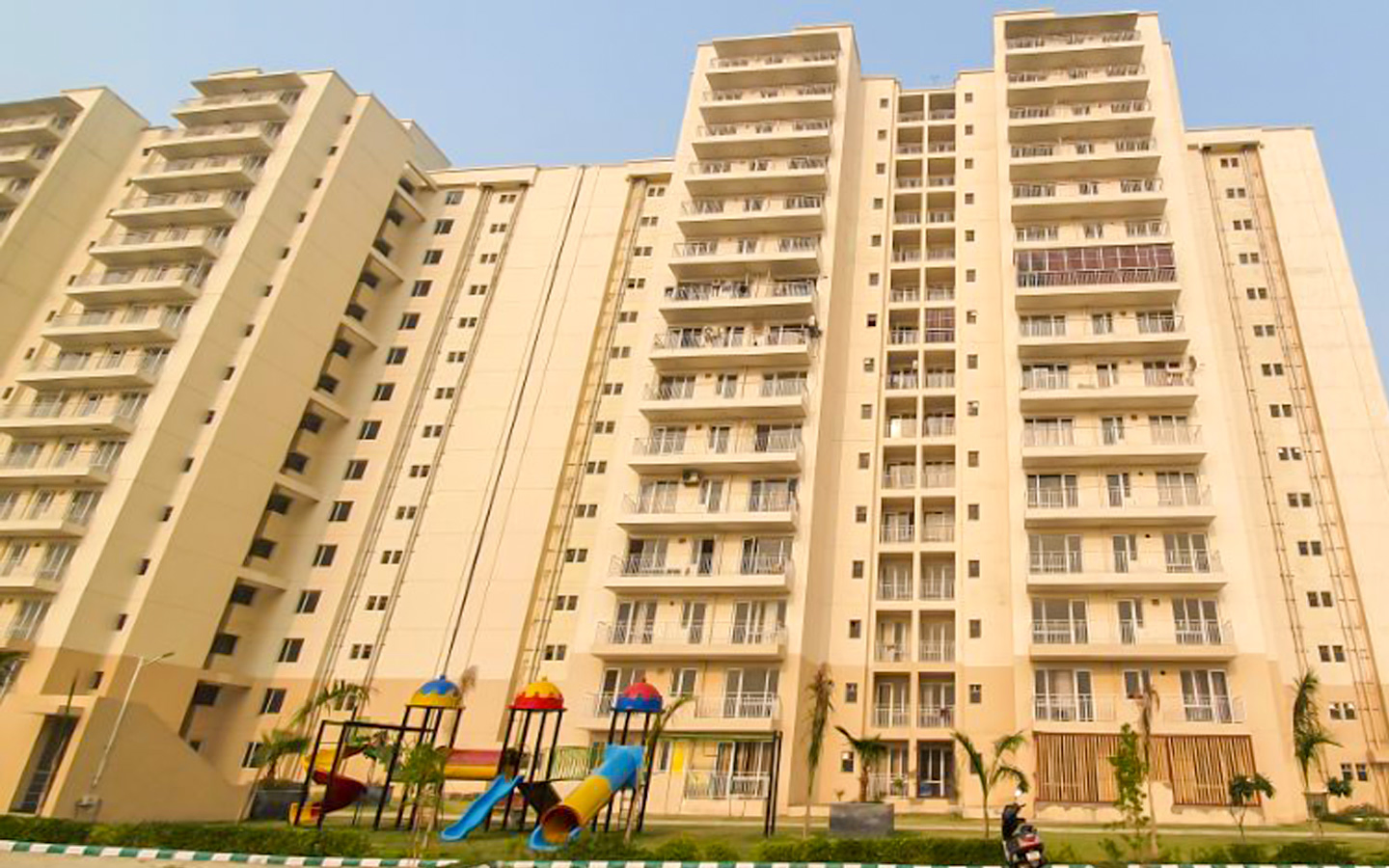 Ninex Karamyogi Apartments – Sector 10A